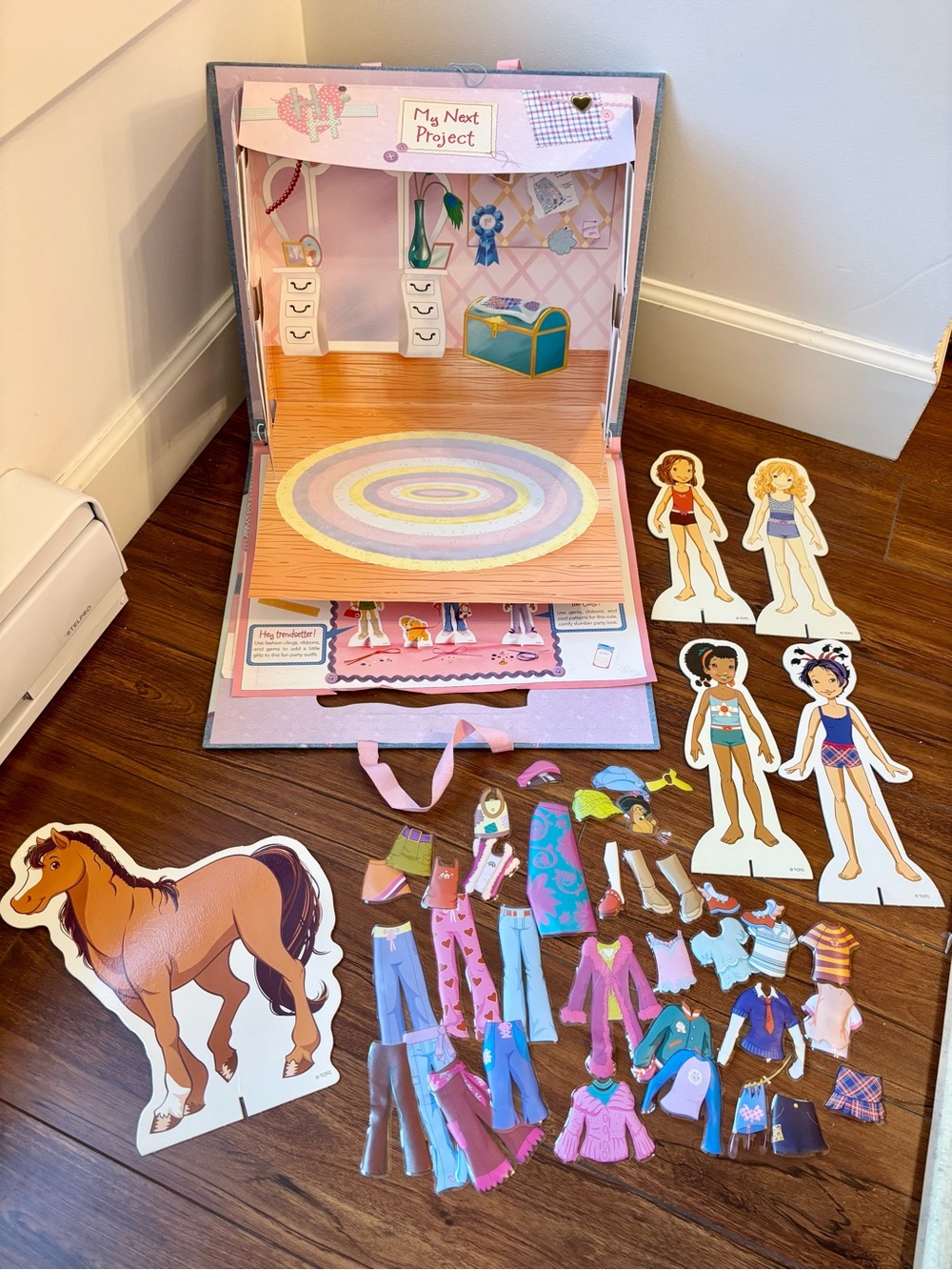 Holly Hobbie 2007 Dress-Up Scrapbook Playset